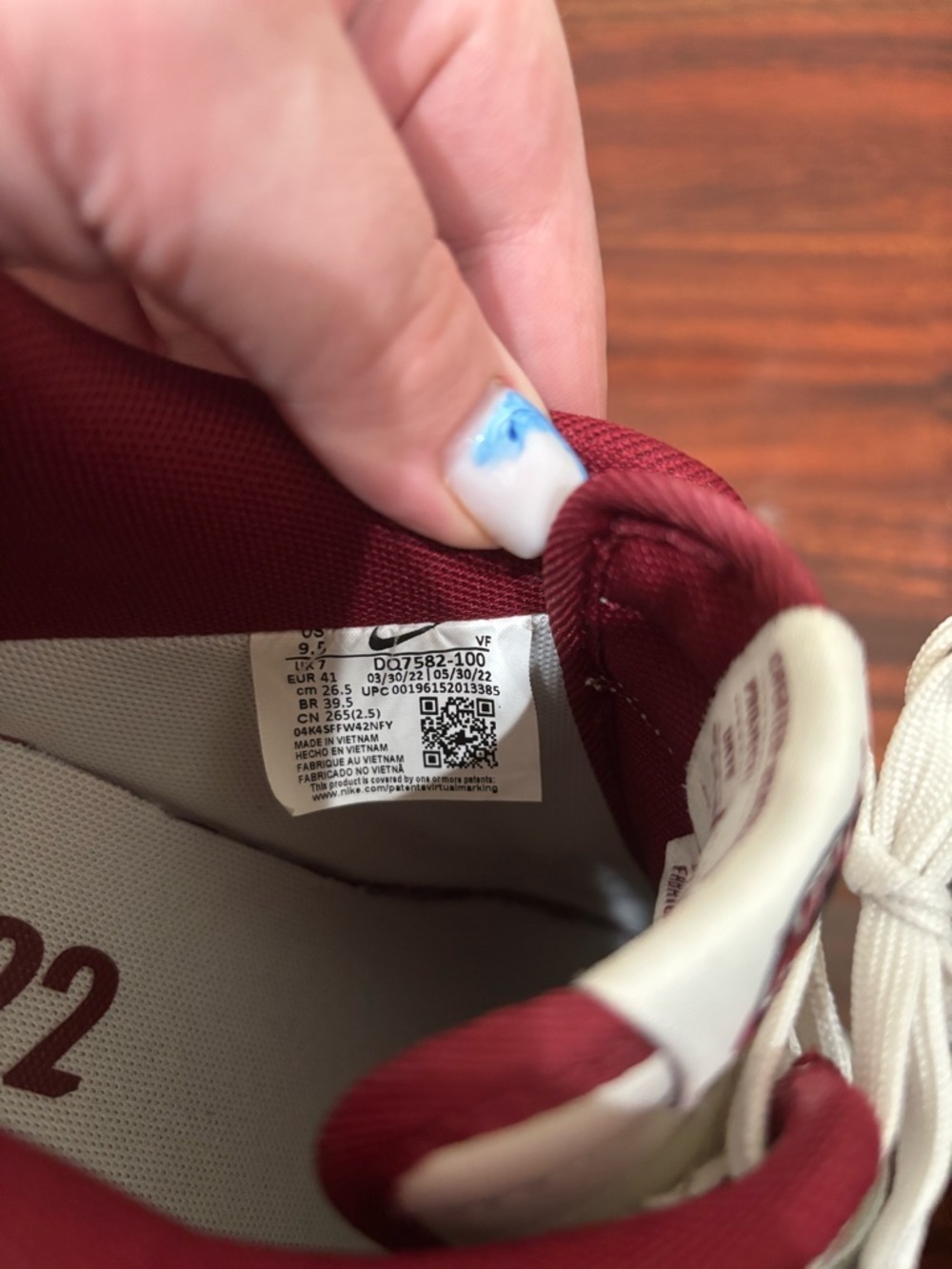 Nike White and Burgundy Low-Top Sneakers Air Force 1 - Picture 7 of 8